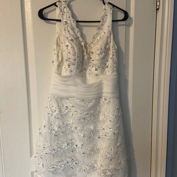 Wedding dress - Picture 1 of 1